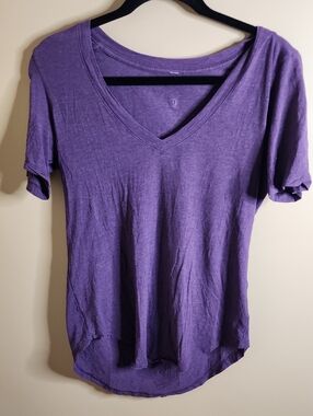 lululemon Love Tee V-Neck In Heathered Darkest Magenta (?). Est. Size 6.